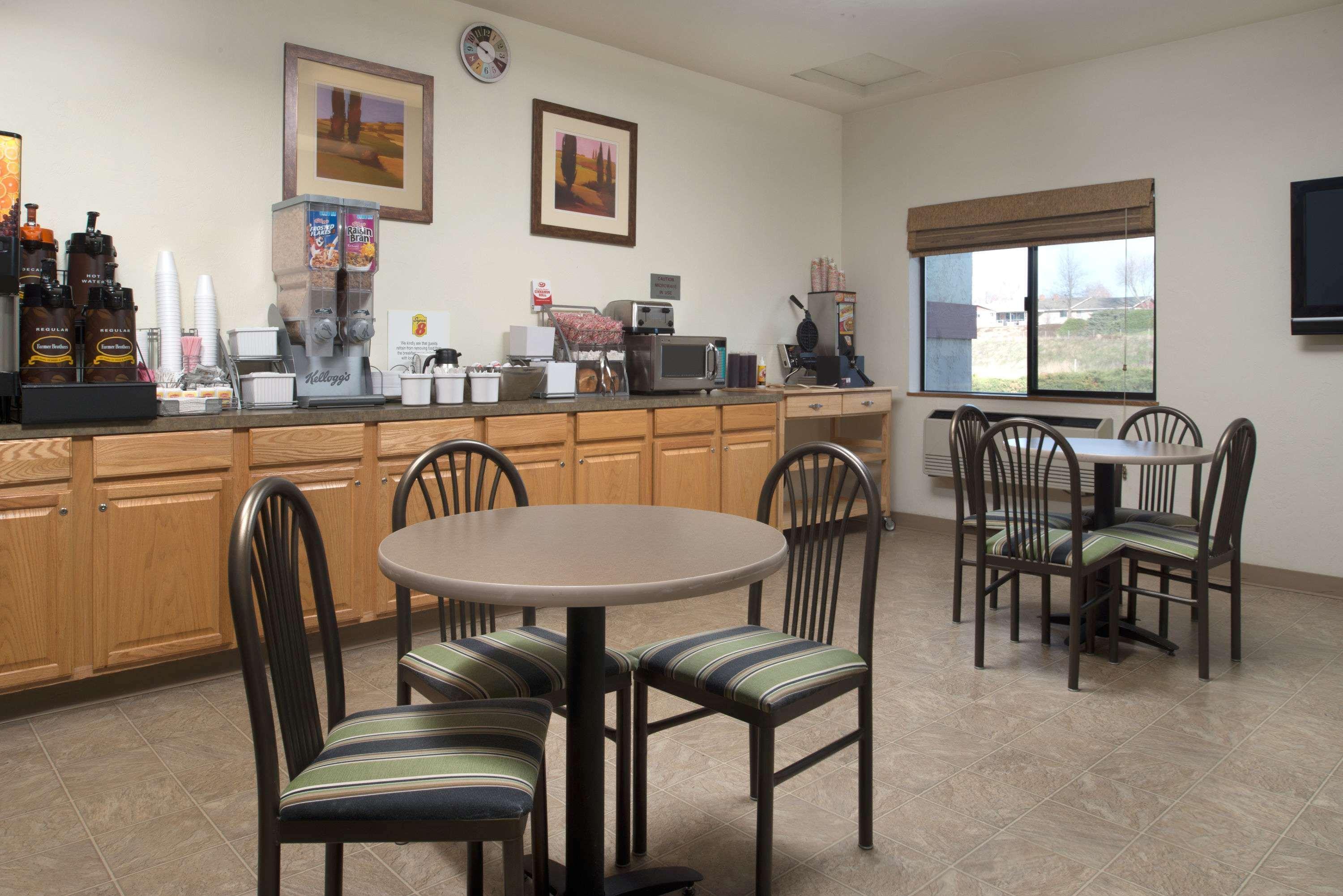 Hotel Super 8 By Wyndham 2*